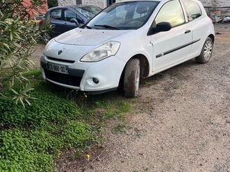 clio 3 dérivé vp. 3 portes. 2 places