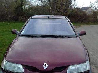 a vendre laguna essence de 1995