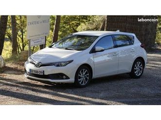 toyota auris essence 116ch