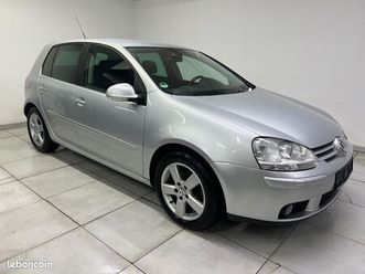 volkswagen golf v 1.6 united 100cv le top en boite auto pour un jeune permis