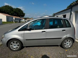 voiture fiat idea