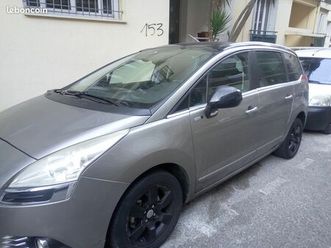 une très bonne peugeot 5008 1,6 hdi 110 cv .7 places . · 2013 · 232000 km · diesel