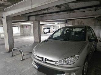 206 hdi année 2005 185000 km en parfait état aucun frais à prévoir courroie de distribution, silencieux d'échappement, embrayage,rotules, batterie remplacés l'a