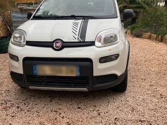 fiat panda 4x4 - 1,3 multijet 16v - 95cv diesel - turbo année 2017 - stop start - climatisation - 2 pneus neufs - blocage de différentiel - direction assistée -