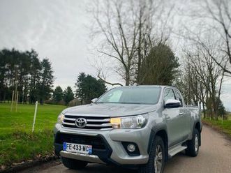 pick up toyota hilux légend