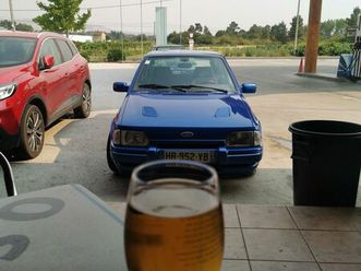 voiture ford escort rs turbo 1600 1988