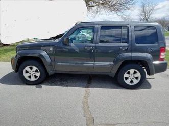 2010 jeep liberty sport 4x4