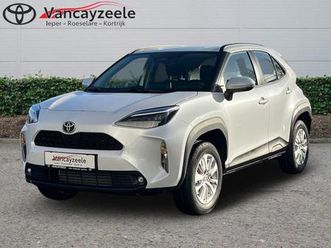toyota yaris cross dynamic cam sens v/a applecarplay / androidauto