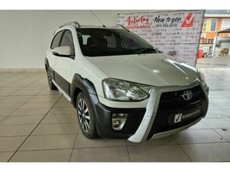 2020 toyota etios cross 1.5 xs 5-dr