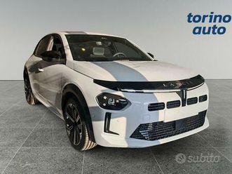 lancia ypsilon hybrid e-dct lx