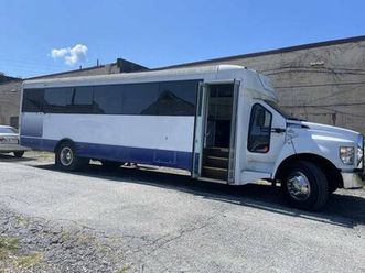 **2017 ford f-650 bus w/ 32 passenger seating!! only 7,800 miles!!