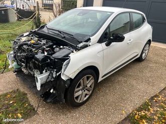 'retour vol carte grise' clio 5 phase 2 1.0 tce 90 ch business 03/2024 30 000km