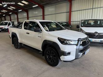 toyota hilux 2.8 d 204 invincible boîte meca xtra cab tva récupérable 1 ere main