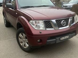nissan pathfinder, 4x4, handschaltung, 2005, zuverlässig!