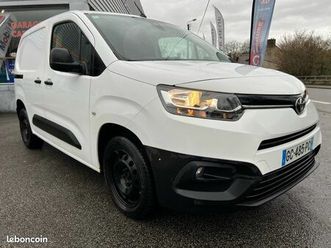 toyota proace city fourgon médium 1.5l d-4d bvm5 active