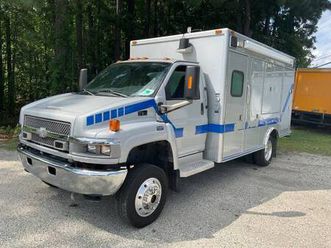 2005 chevrolet kodiak c5500!! 4x4!!! only 14k!! one owner!! duramax !!