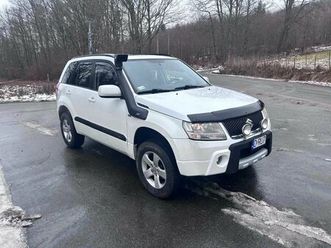 suzuki grand vitara 2 offroad 2.7 v6 gaz ladna biala perla nowa ruda • olx.pl