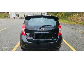 nissan 2015 versa note sv, low miles, remote start, no rust very clean