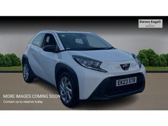 1.0 vvt-i pure hatchback 5dr petrol manual euro 6 (start/stop) (72 ps)-/