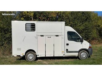 camion betaillère vl chevaux 2 places renault master
