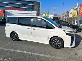 toyota voxy 2,0l 2019
