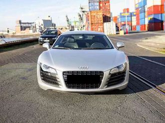 r8 coupe 4.2 v8 quattro r-tronic