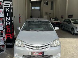 toyota etios 1.5 t-flex xs