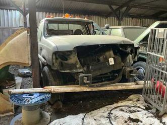 véhicule commercial ford f-350 1999