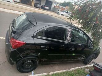 hatch lt 1.0 8v flex mec. 4p