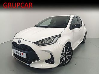 toyota yaris hybrid style