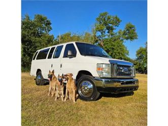 2010 ford e-350 super duty 15 passenger extended van