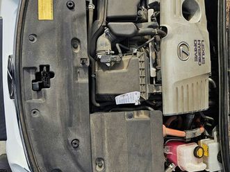 prodajem lexus ct 200h f sport