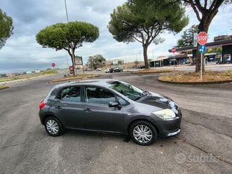 auris 1.4 d4d unipro' km 79900