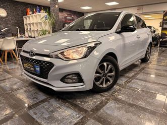 hyundai i20 yes/klimaanlage/kamera/aluräder/spurhal/