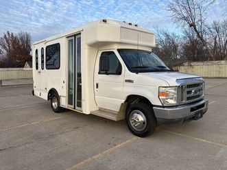 2012 non cdl ford e-350 shuttle bus