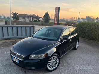 volvo v50 2.0d 136cv momentum station wagon