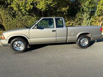 2002 3 door gmc sonoma 2.2 4cly automatic cold ac runs perfectly fine