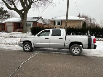 2007 dodge dakota v6 4door rwd clean