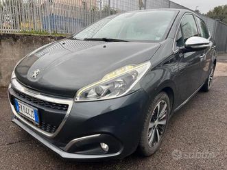 peugeot 208 puretech 82 5p. gpl allure