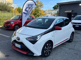 aygo connect 5p 1.0 vvt-i x-clusiv red pack 72cv