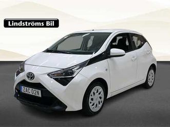 aygo 1,0 5-d x-play m/t smartphone integration vinterhjul