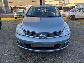 nissan tiida acenta