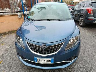 lancia ypsilon hybrid anno 2023