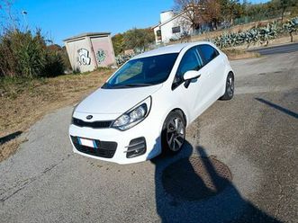 kia rio 1.1 crdi 5p.s&s high tech