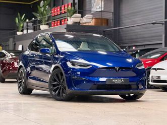 tesla model x facelift - long range - white interior - 22 wheels