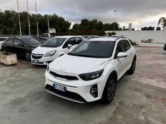 kia stonic 1.0 mhev style 2023 retrocamera e sensori