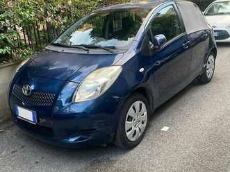 toyota yaris 1.0 benzina – 5 porte