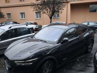 standard range premium awd 269cv auto