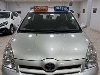toyota corolla verso 2.2 136cv