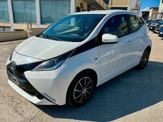 toyota aygo 1.0 vvt-i 69 cv 5 porte x-play